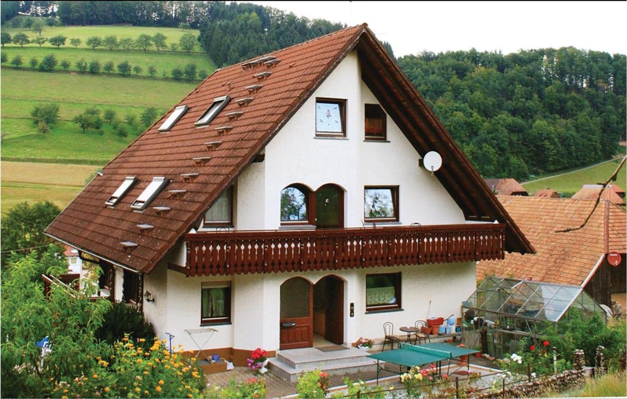 2 Bedroom Awesome Apartment In Welschensteinach Esterno foto